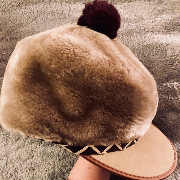 Faux fur hat. - Picture 1 of 3